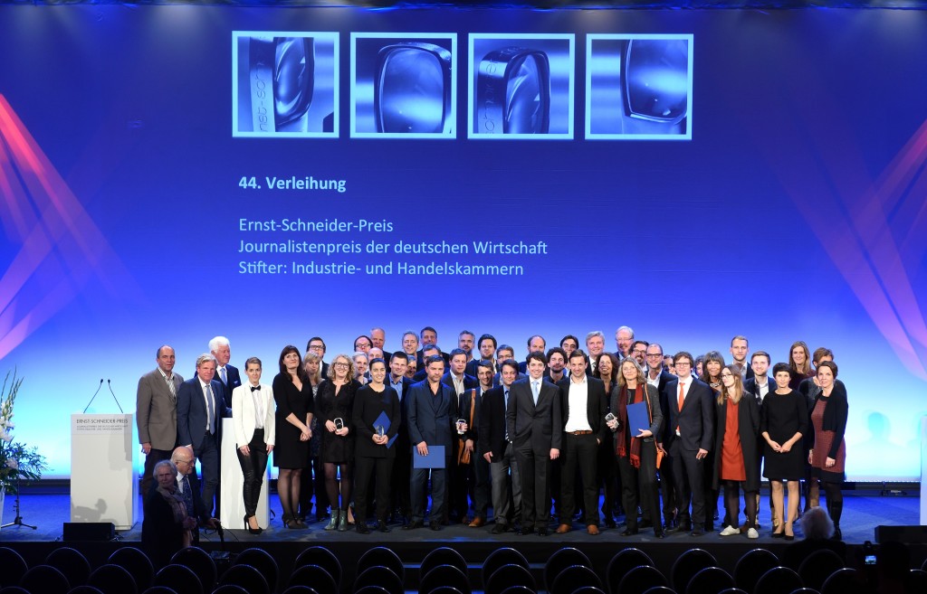 Veranstaltung in der Handelskammer Hamburg am 20.10.2015 im Börsensaal: Ernst-Schneider-Preis 2015 Preisträger und Nominierte auf der Bühne