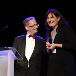 Hartmut Spiesecke, Geschäftsführer des Ernst-Schneider-Preises, und Miriam Opresnik, Hamburger Abendblatt